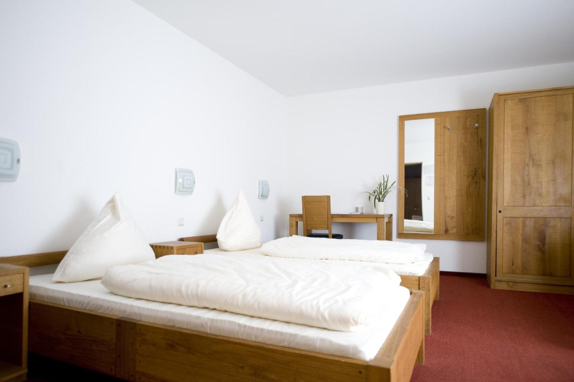 Hotel Flora Dormagen Bagian luar foto