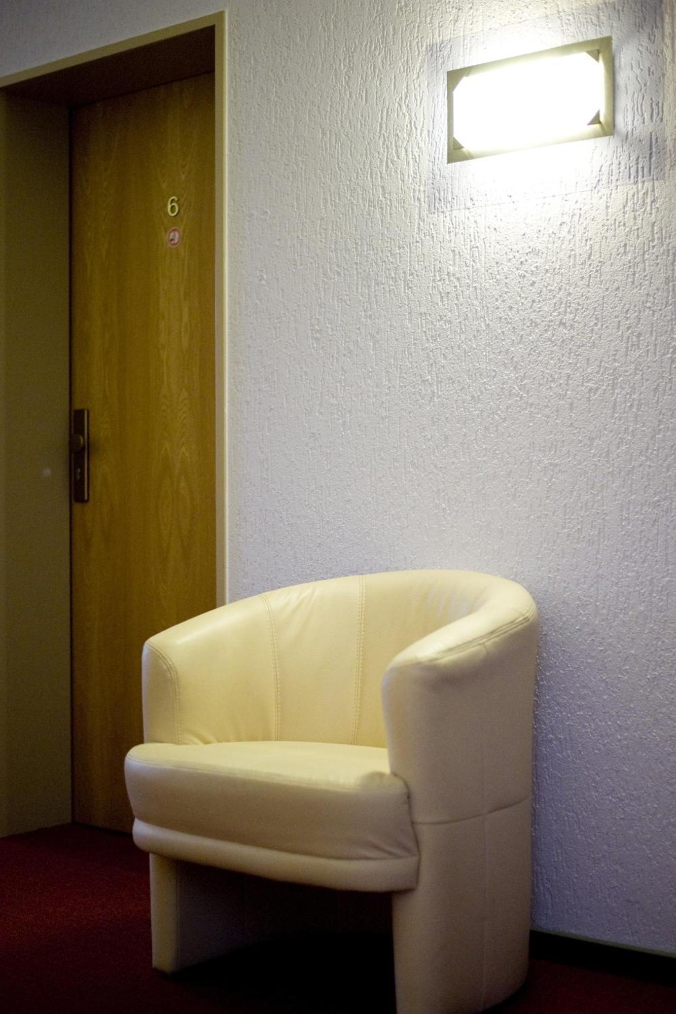 Hotel Flora Dormagen Bagian luar foto