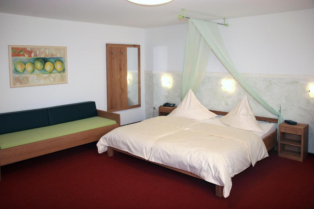 Hotel Flora Dormagen Bagian luar foto