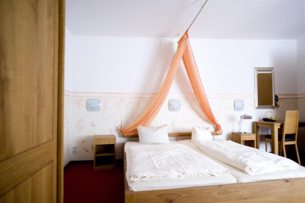 Hotel Flora Dormagen Ruang foto